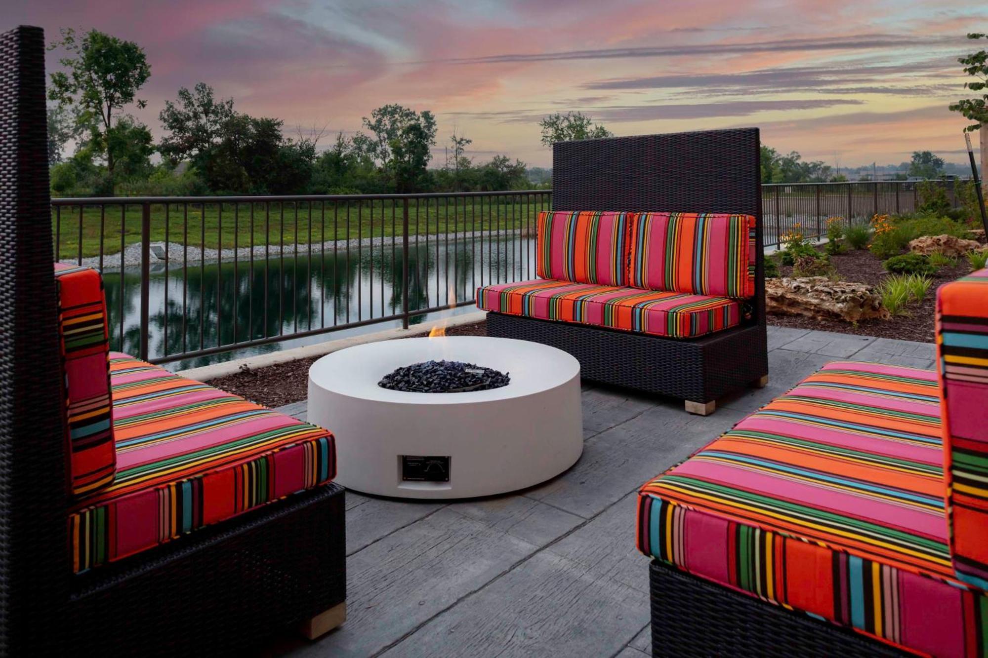 Home2 Suites By Hilton Fort Wayne North Sunnybrook Acres Bagian luar foto