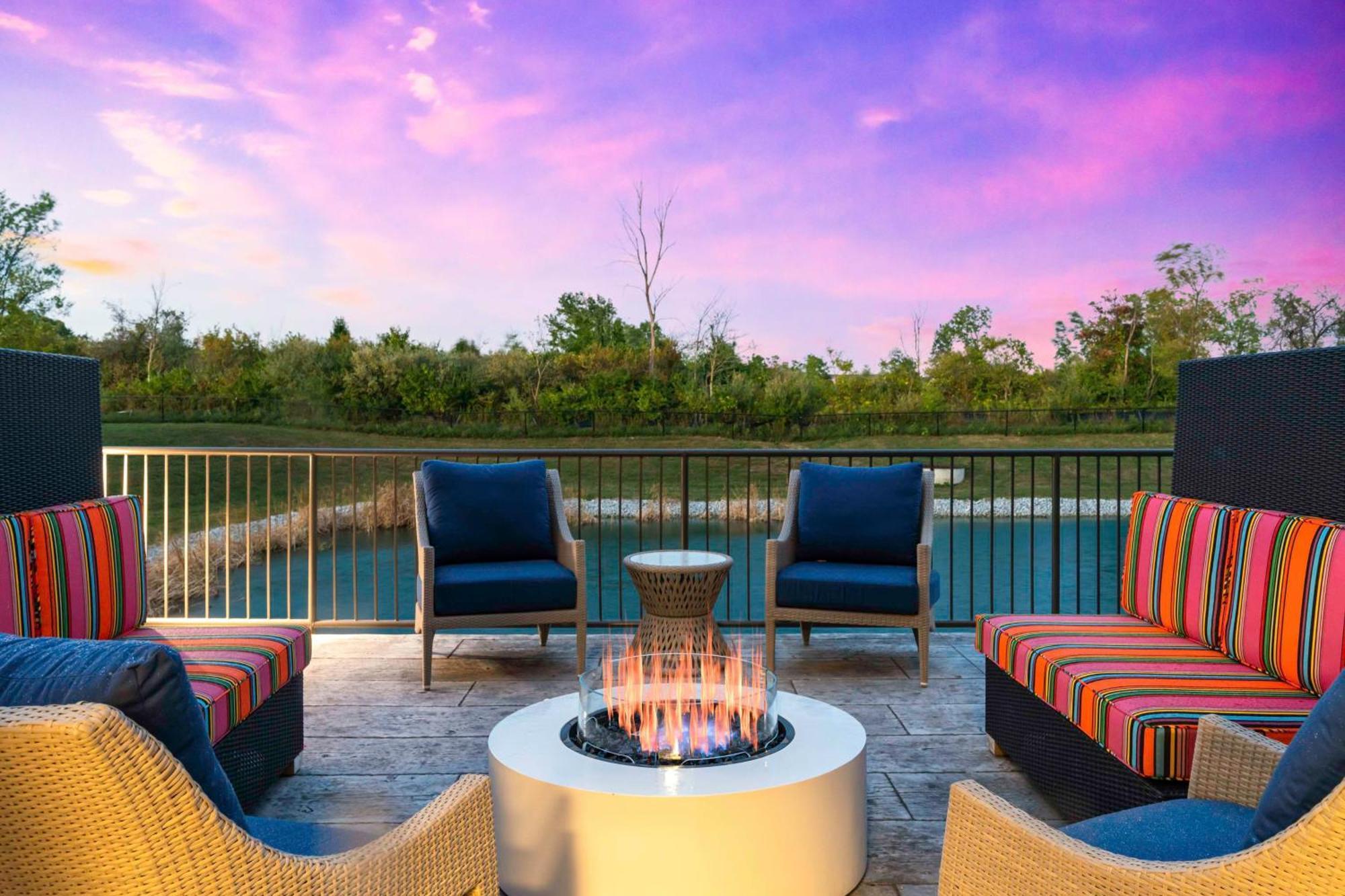 Home2 Suites By Hilton Fort Wayne North Sunnybrook Acres Bagian luar foto